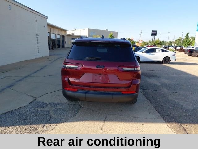 Used 2023 Red Jeep Altitude image 6