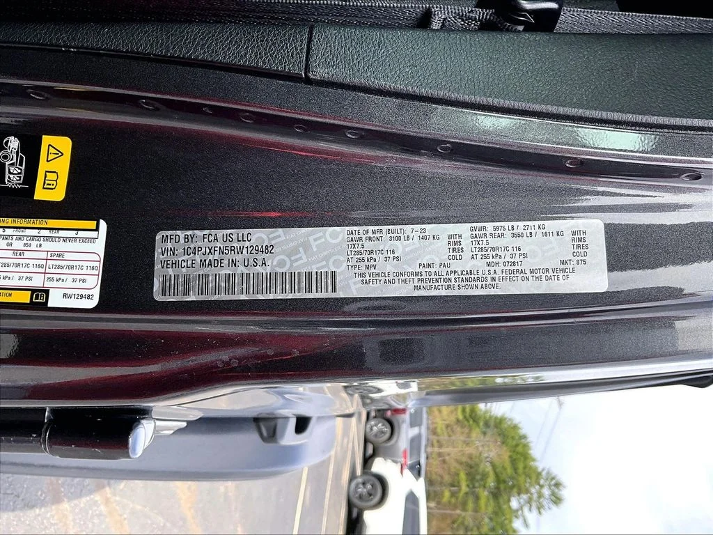Used 2024 Gray Jeep Rubicon image 27