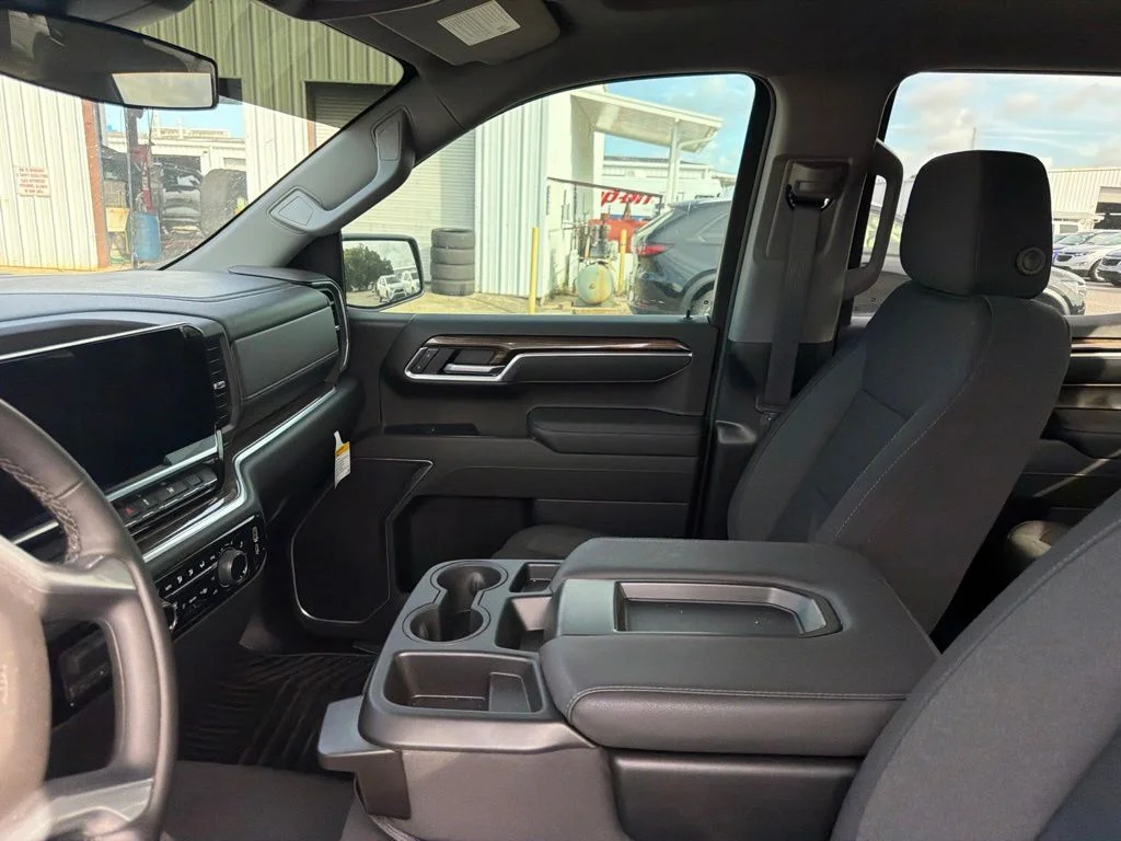 Used 2026 White Chevrolet LT image 18