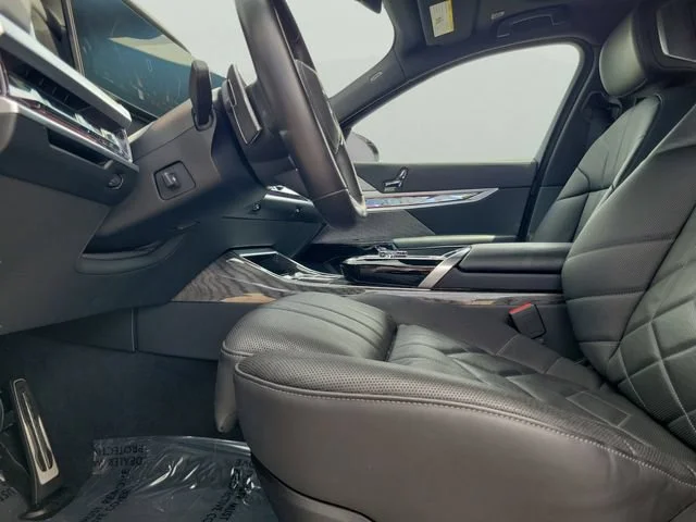 Used 2025 Black BMW 740i image 22