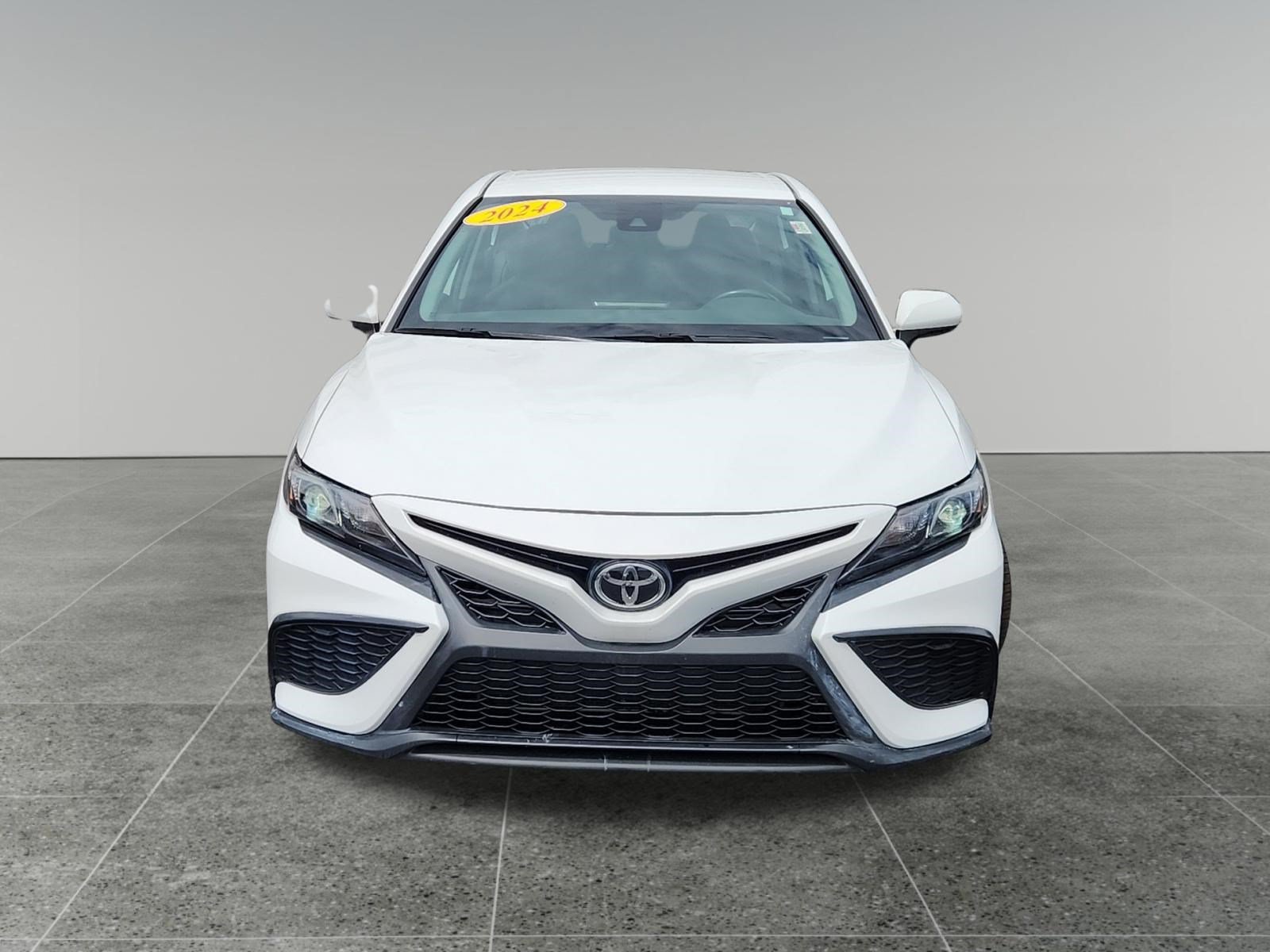 Certified Used 2024 Ice Cap Toyota SE image 2
