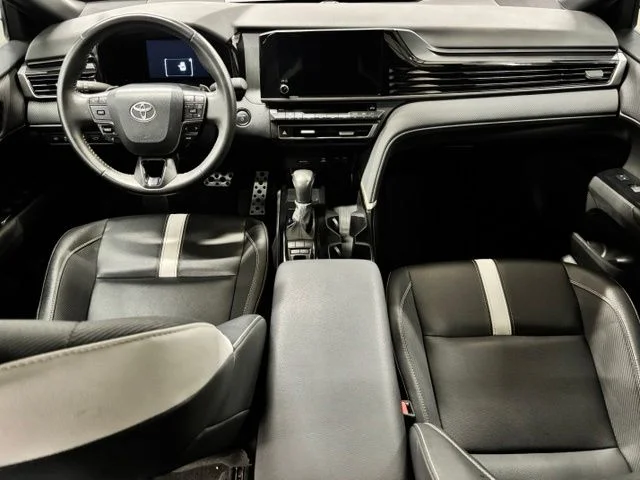 Used 2025  Toyota SE image 11