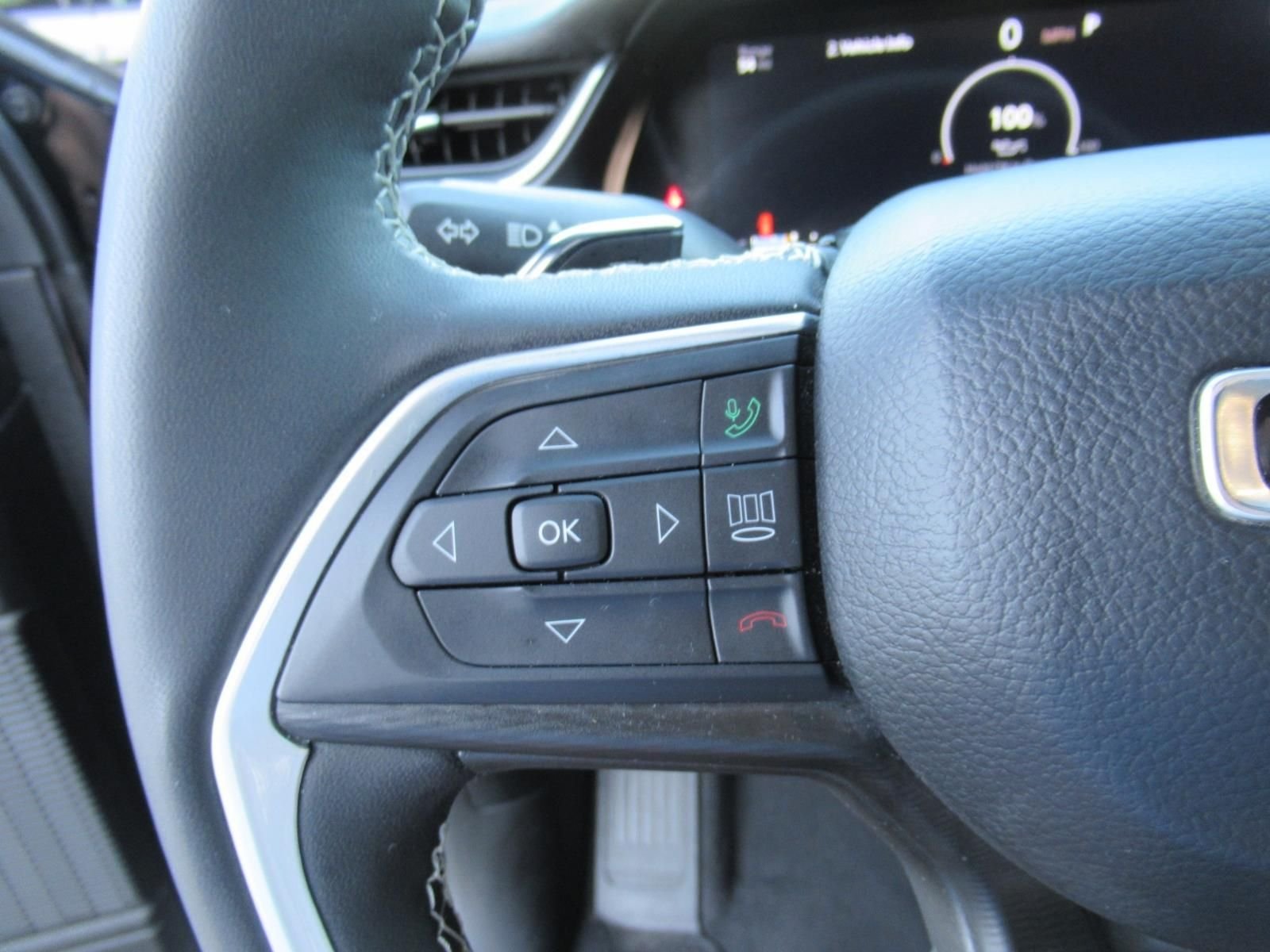 Used 2023 Black Jeep Altitude X image 23