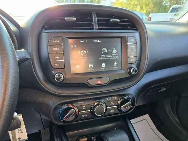 Used 2020 White Kia LX image 23