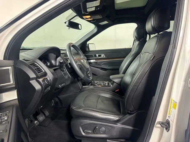 Used 2017 White Ford Limited image 11
