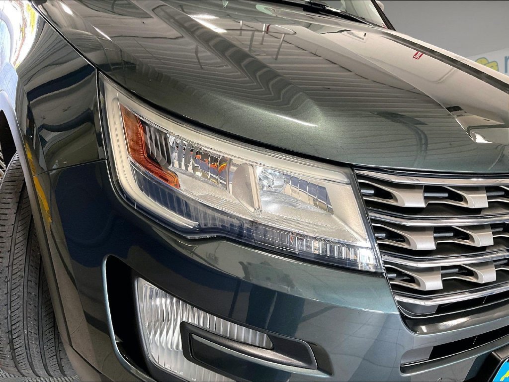 Used 2016 Gray Ford XLT image 34