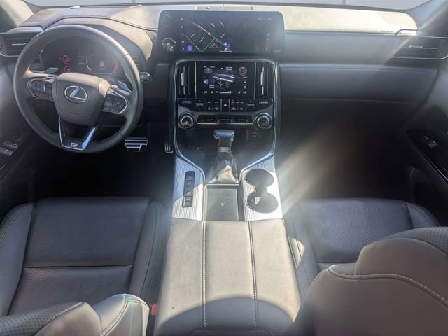 Used 2024  Lexus 600 F SPORT image 16