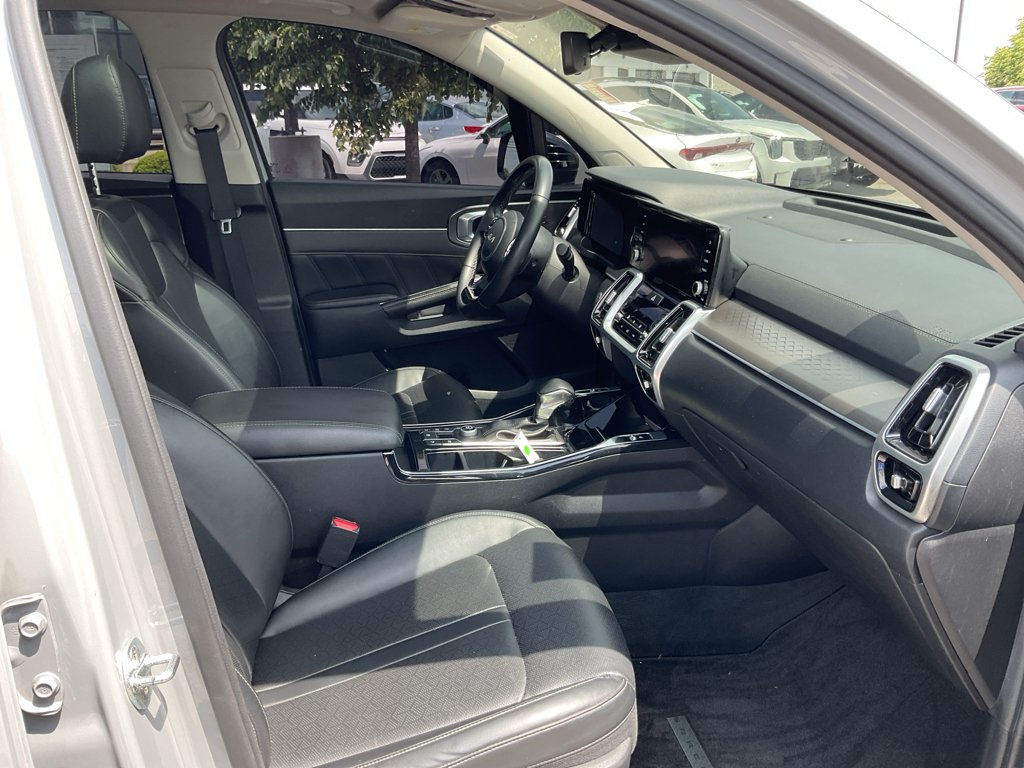 Used 2022 Wolf Gray Kia SX image 12