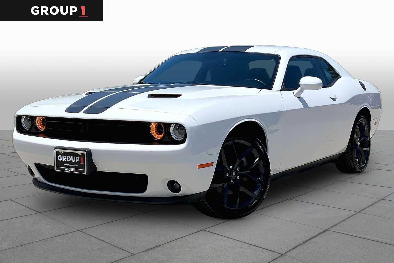 2022 Dodge Challenger SXT Auto's photo