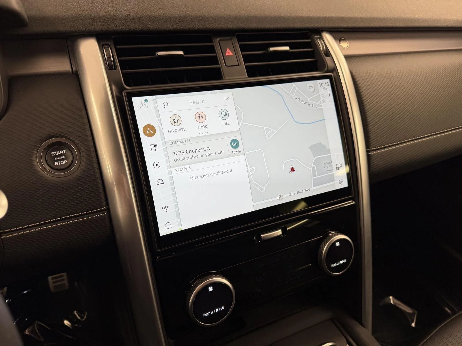 Used 2025  LAND ROVER SE image 3