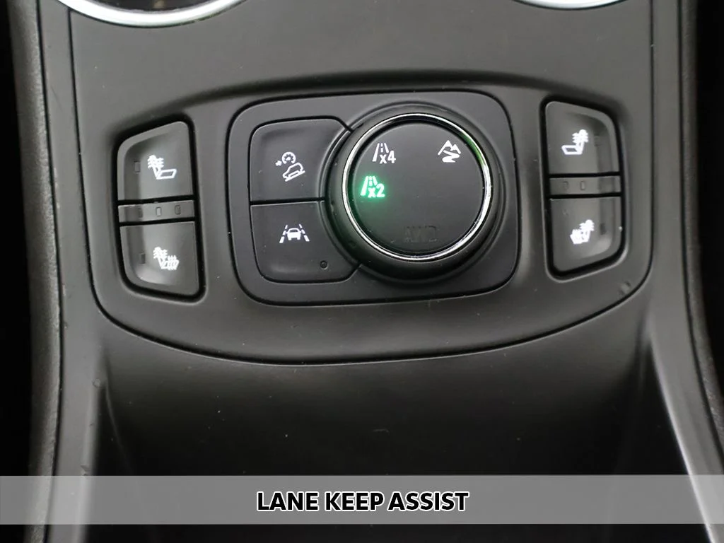 Used 2020 White GMC SLE image 3