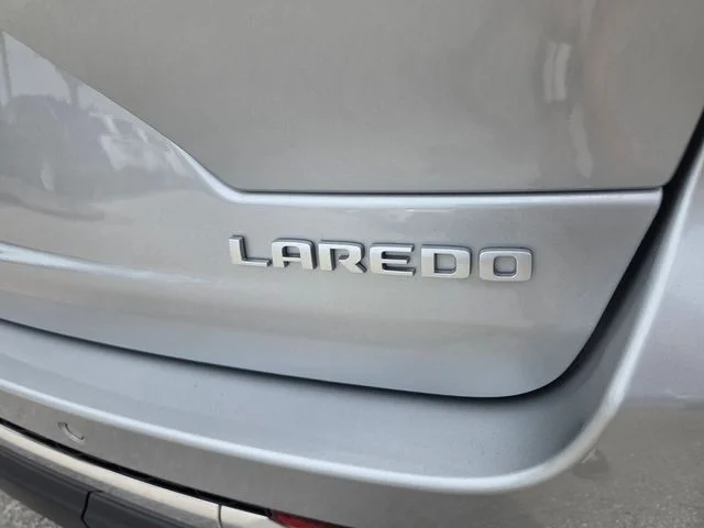 New 2026 Silver Zynith Exterior Paint Jeep Laredo image 11