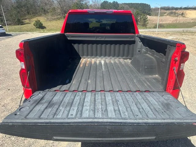 Used 2022 Red Chevrolet Custom image 16