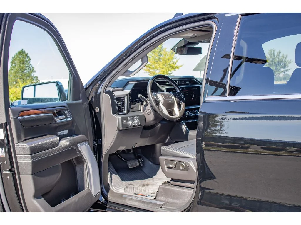 Used 2024 Onyx Black GMC Denali image 29
