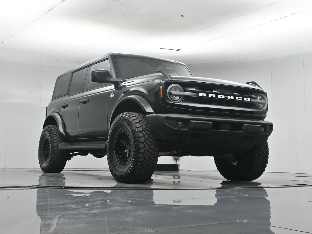 New 2026 Shadow Black Ford Outer Banks image 45
