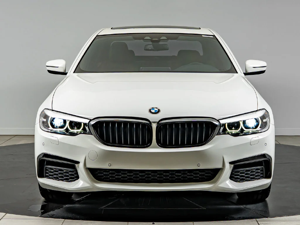 2019 BMW 5 Series 540i - Photo 2