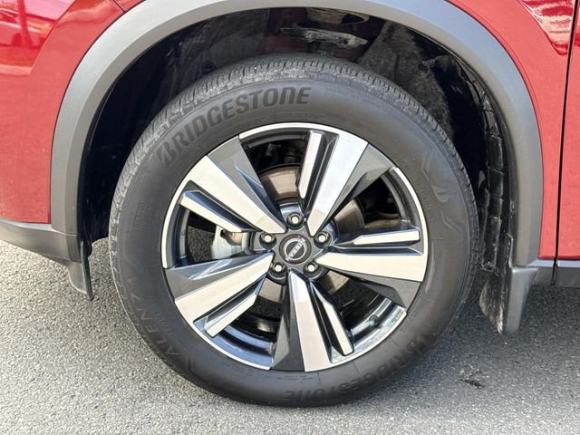 Used 2023 Red Nissan SL image 12