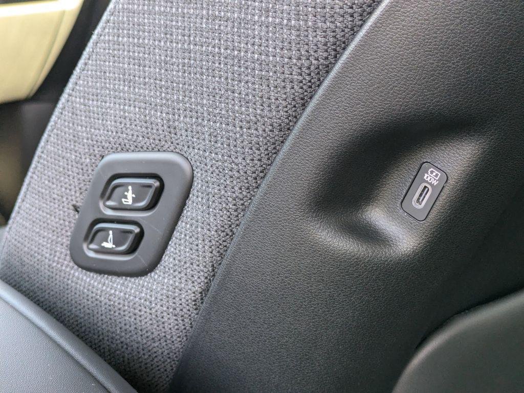 2026 Hyundai IONIQ 9 SE - Photo 16
