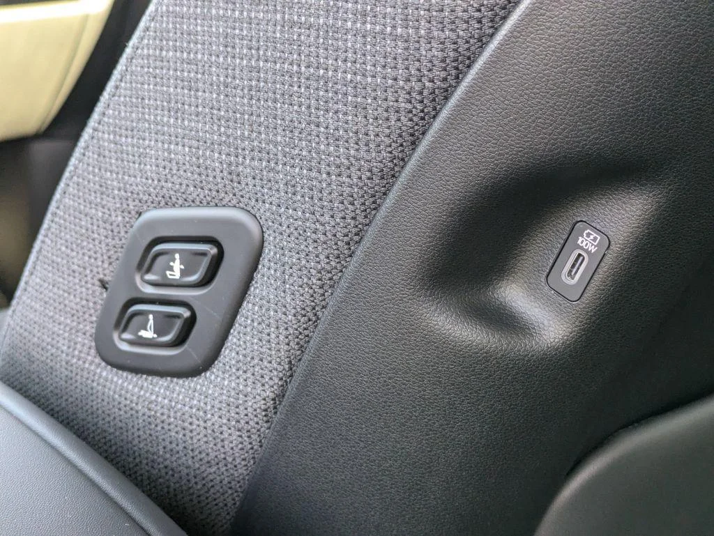 2026 Hyundai IONIQ 9 SE - Photo 16