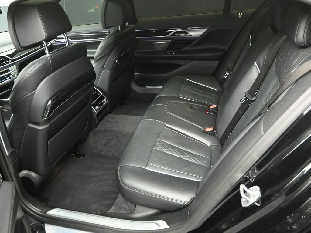 2022 BMW 750LI - Image 21
