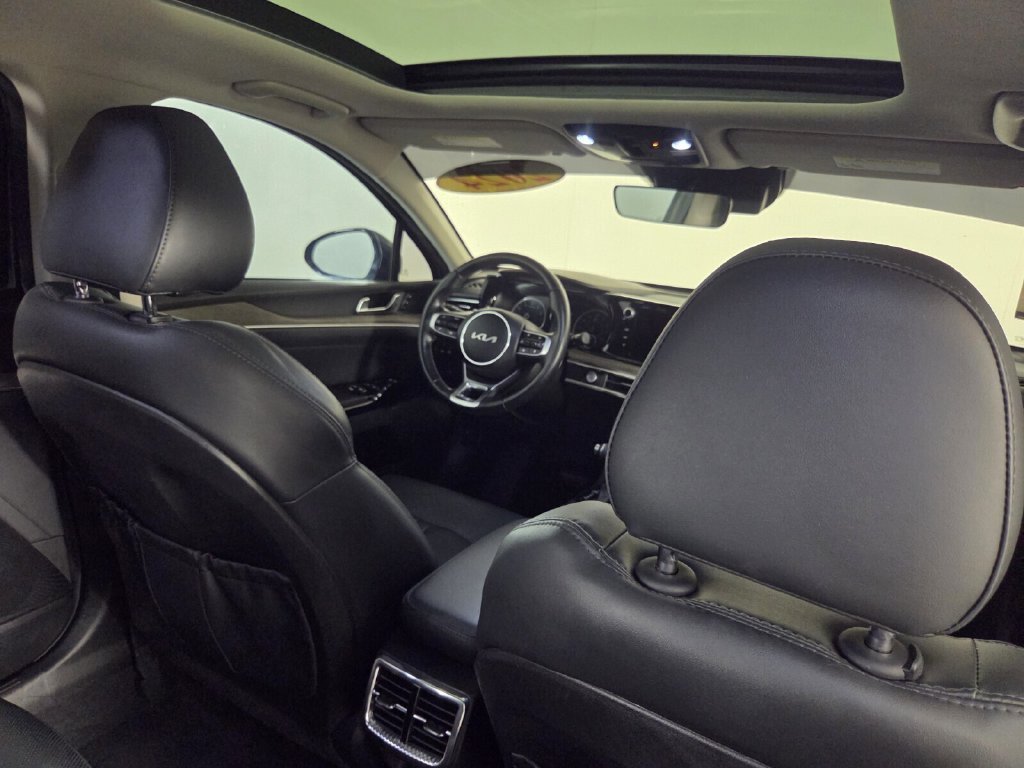Certified Used 2024 Gravity Gray Kia EX image 31