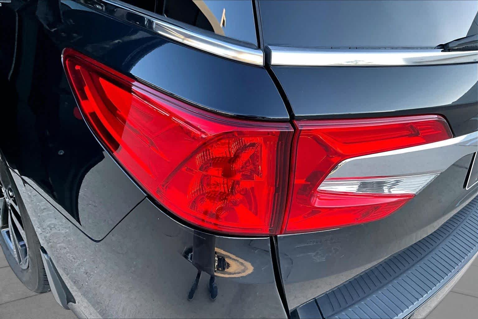 Used 2018 Crystal Black Pearl Honda Elite image 27
