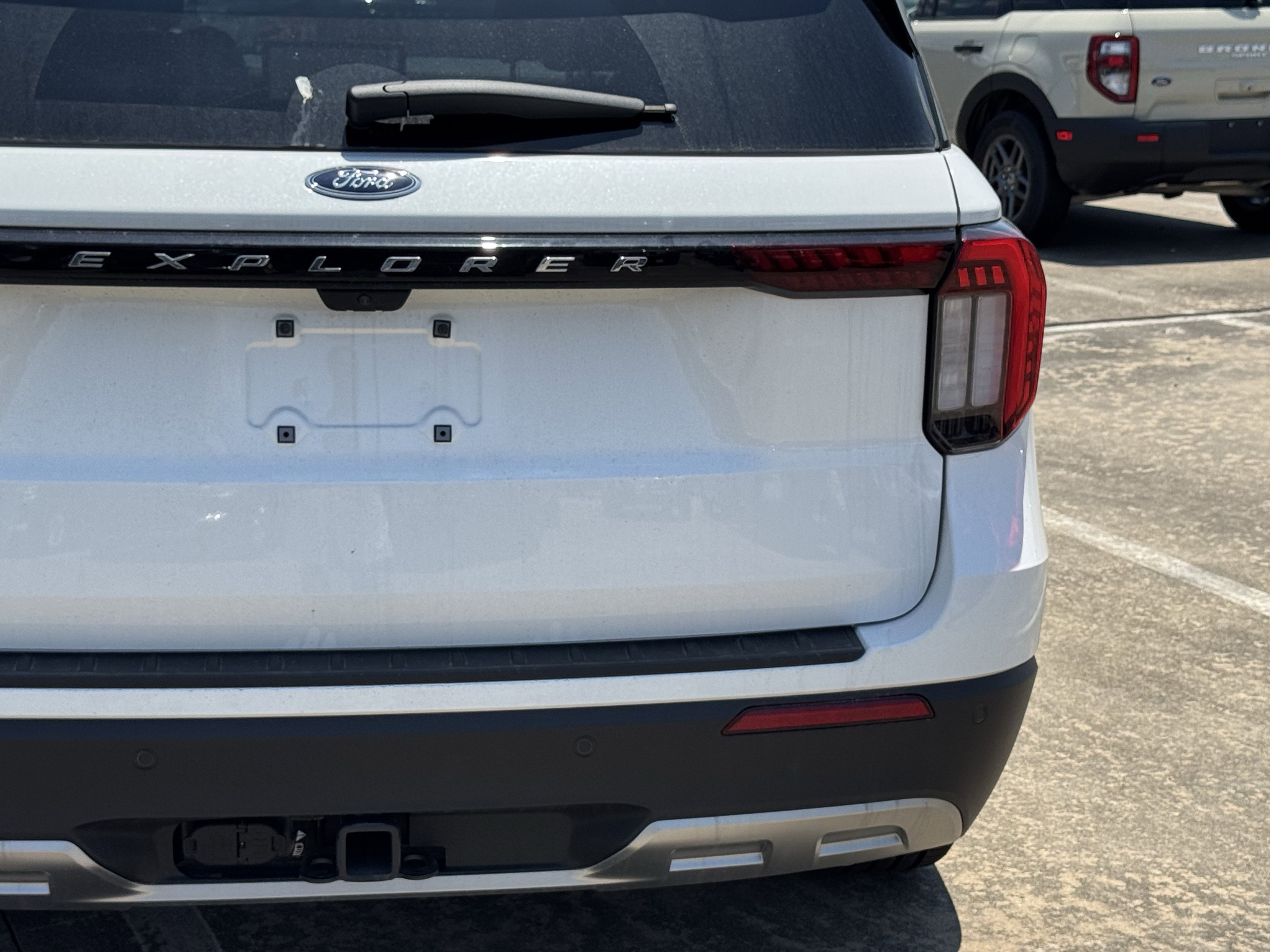 New 2026 Star White Metallic Tri-Coat Ford Active image 10
