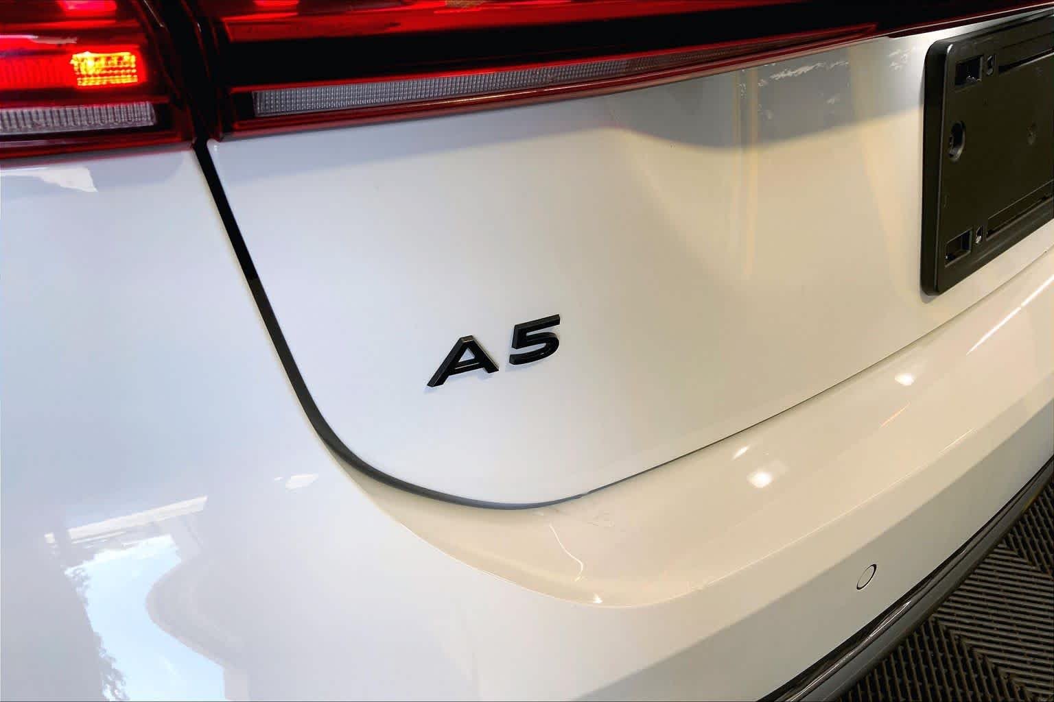 Used 2025 Glacier White Metallic Audi Premium Plus image 10