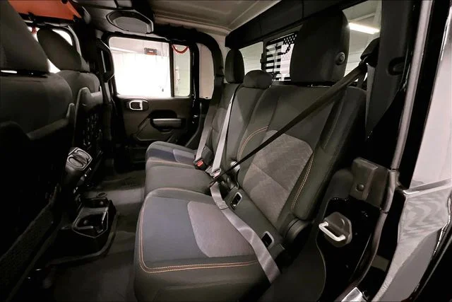 Used 2023 Black Clearcoat Jeep Mojave image 26