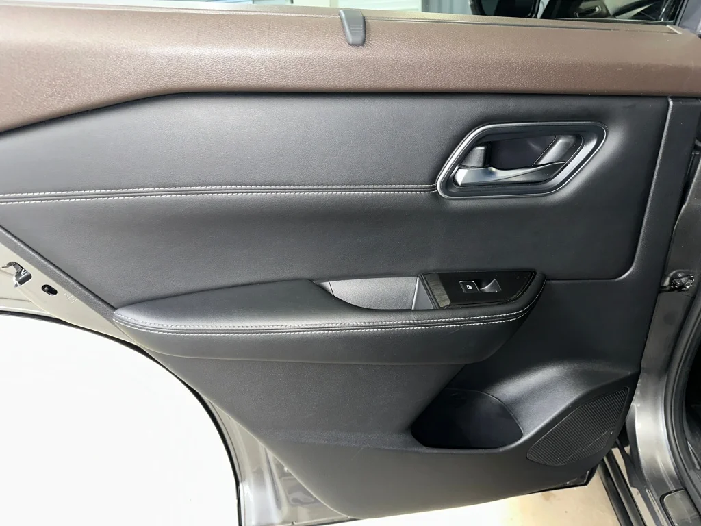 Certified Used 2022 Gun Metallic Nissan Platinum image 18