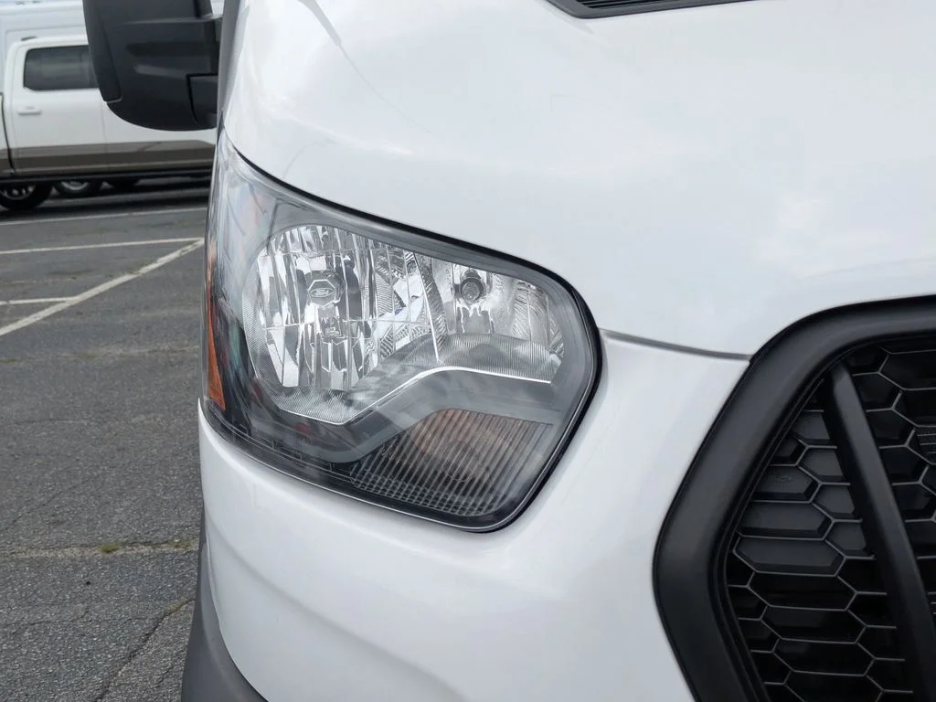 New 2026 Oxford White Ford Base image 10
