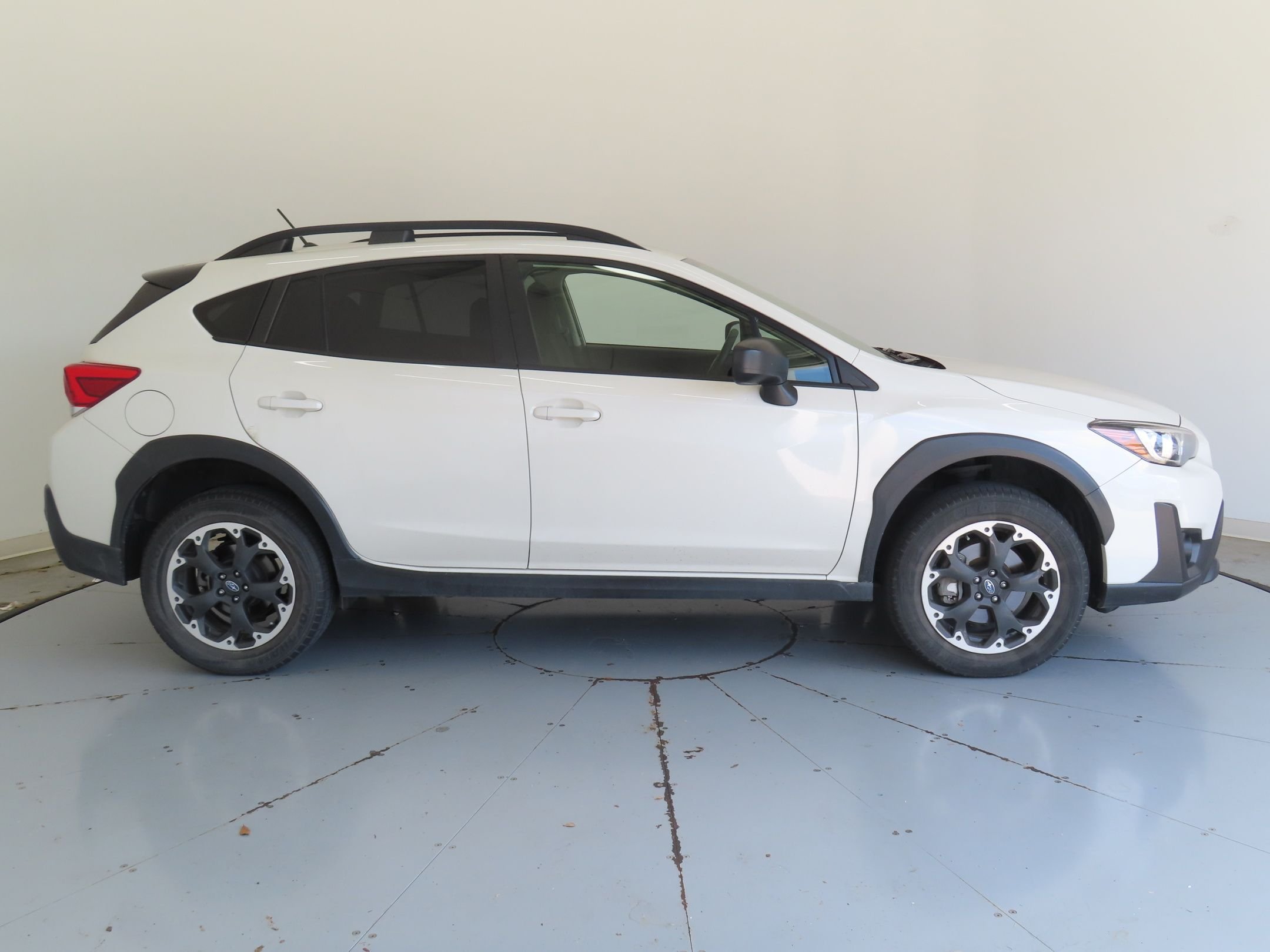 Used 2021 White Subaru Base image 2
