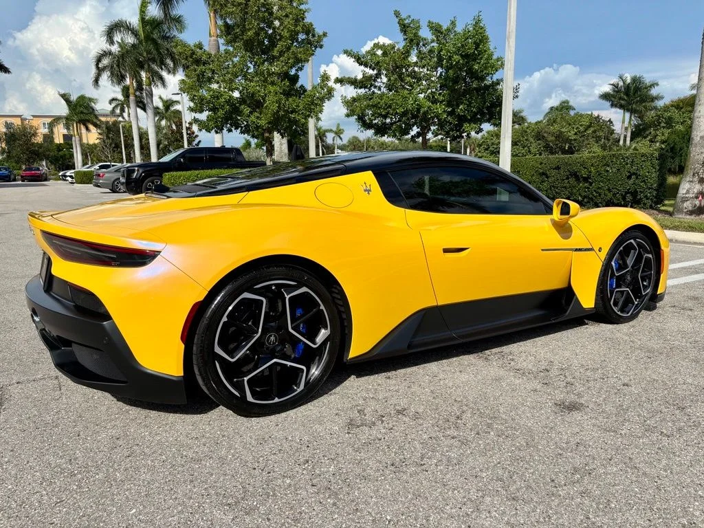 Used 2022 Giallo Genio Maserati  image 6