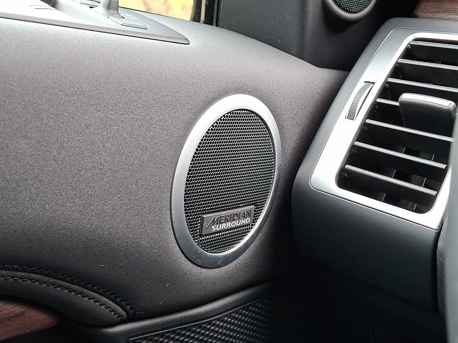 2025 Land Rover Discovery S - Photo 23