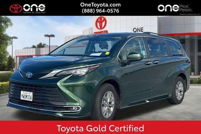 2024 Toyota Sienna XLE 7-Passenger Hybrid FWD's photo