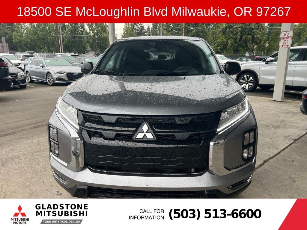 Used 2025 Mercury Gray Metallic Mitsubishi 2.0 LE image 4