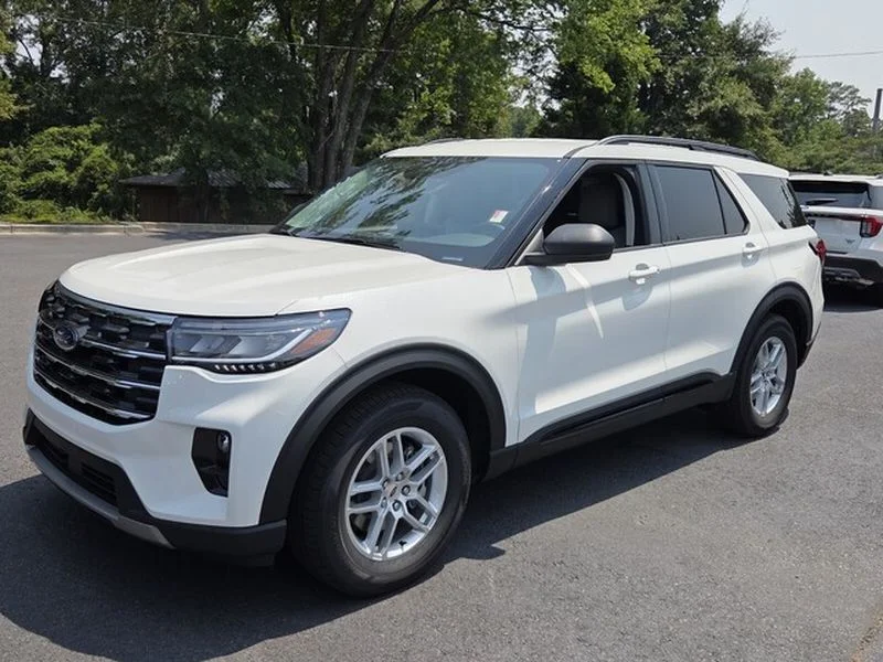 New 2026 Star White Metallic Tri-Coat Ford Active image 3