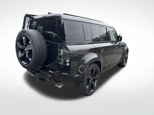 Certified Used 2024 Black Land Rover V8 image 4