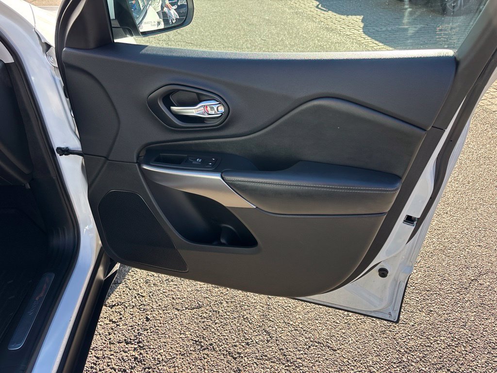 Used 2019 White Jeep Limited image 26