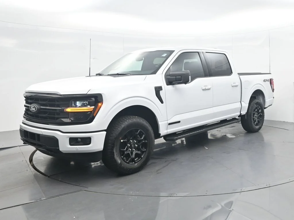 New 2026 Oxford White Ford XLT image 1
