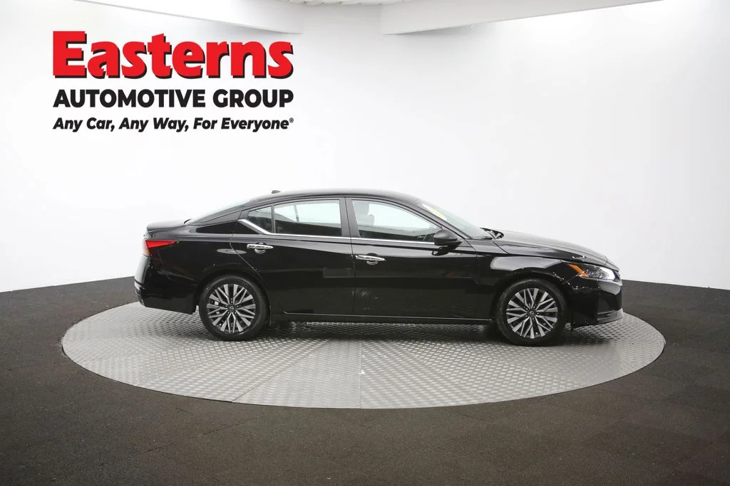 Used 2024 Black Nissan 2.5 SV image 44