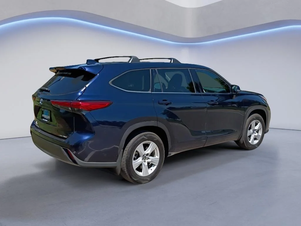 Used 2020 Blueprint Toyota LE image 5