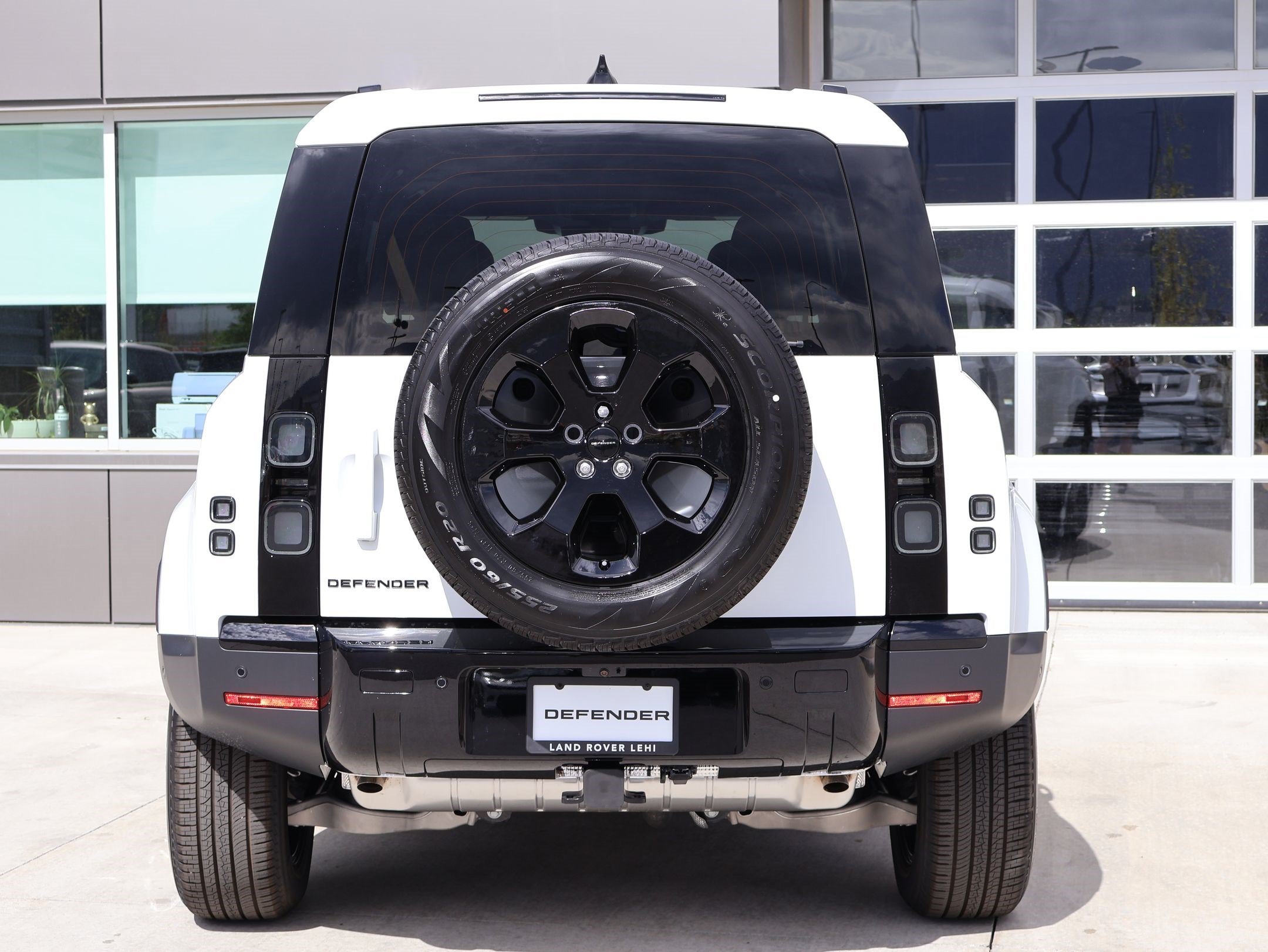 New 2026 Fuji White LAND ROVER P300 S image 7