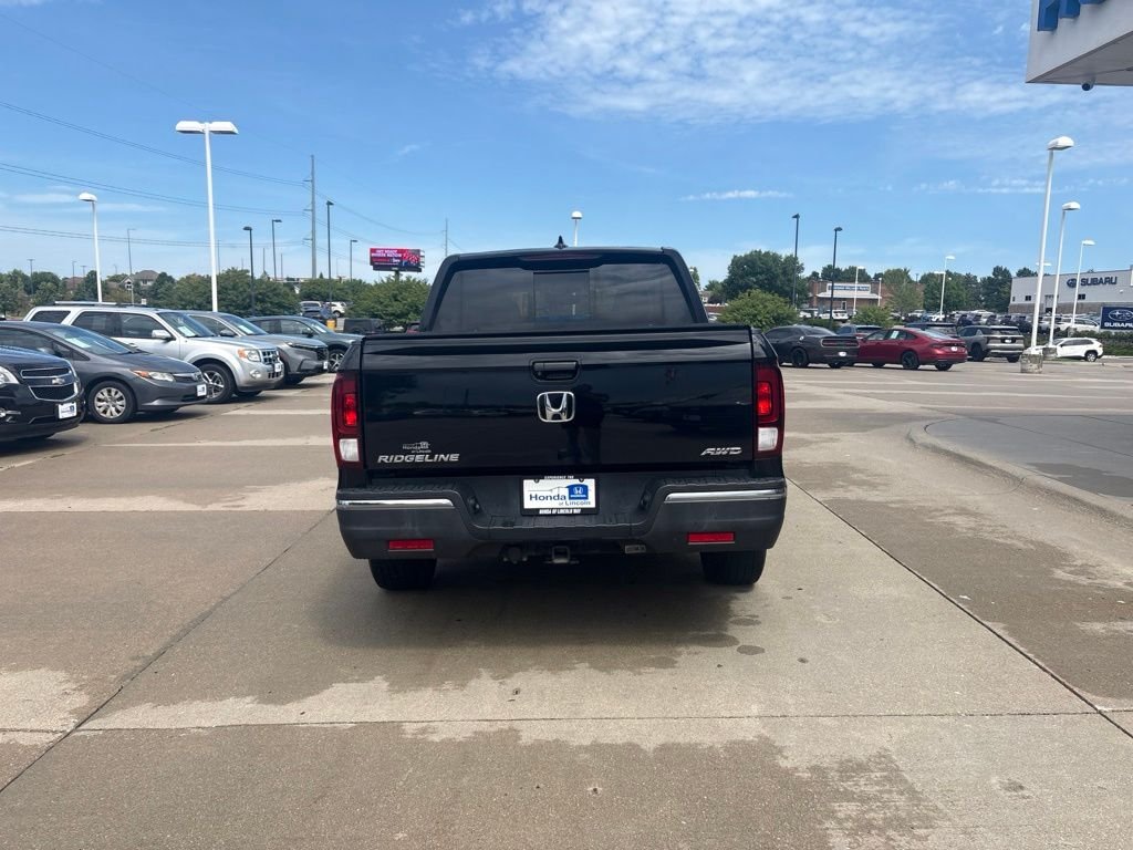 Used 2019 Black Honda RTL-T image 6