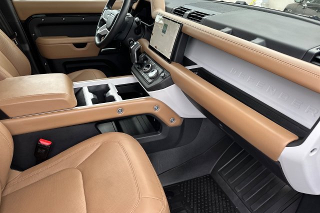 Used 2025 Black Land Rover S image 15