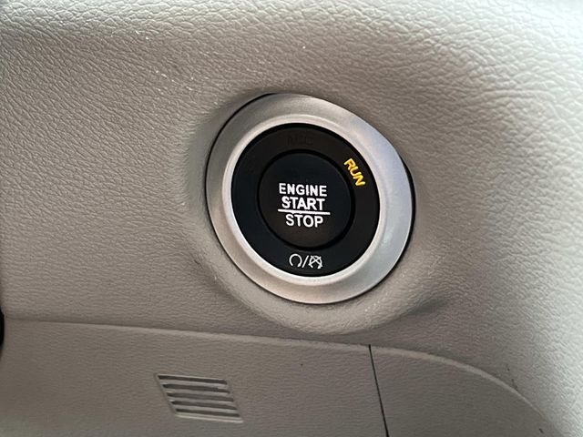 Used 2024 White Chrysler Touring L image 35