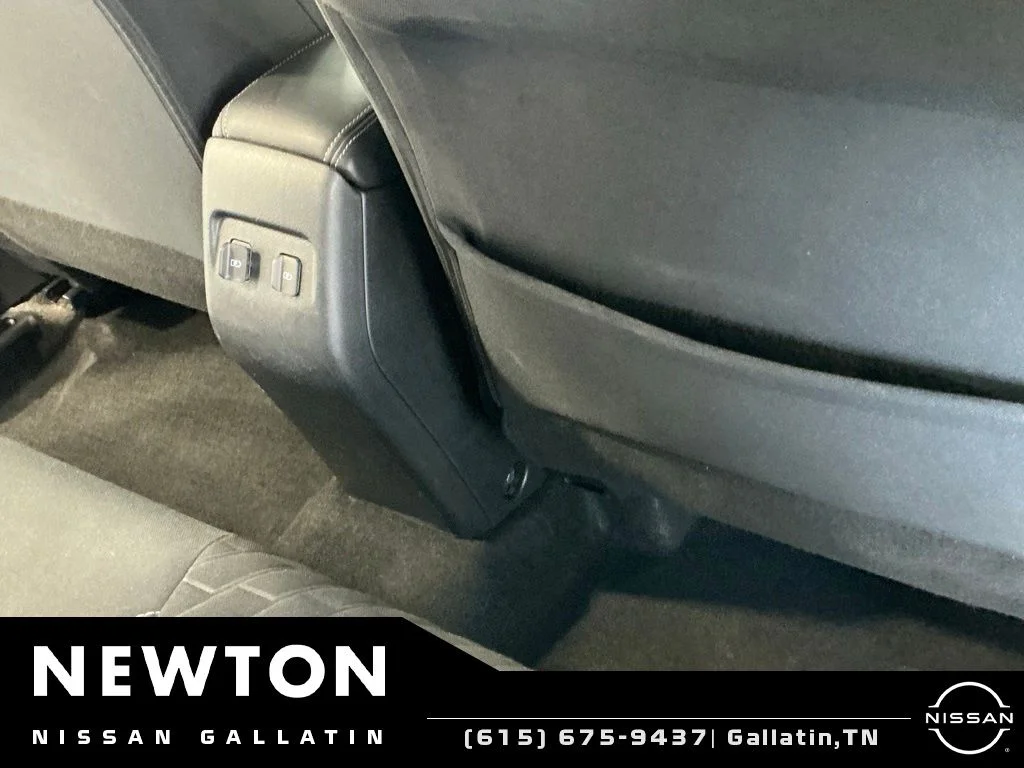 Used 2023 Electric Blue Metallic/Super Black Nissan SV image 14