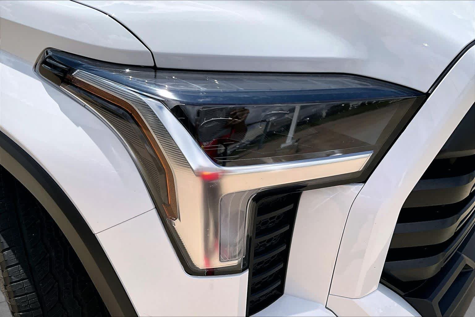 Used 2025 Ice Cap Toyota SR5 image 25