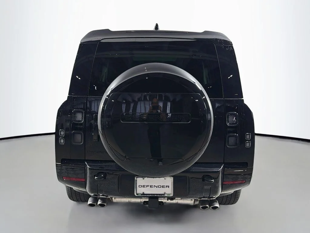New 2026 Santorini Black Land Rover V8 image 6