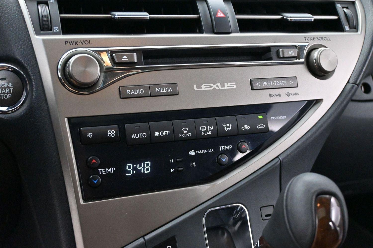 Used 2015 Starfire Pearl Lexus Base image 23